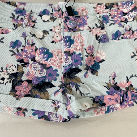 Vero fashion women’s floral shorts size M - Picture 2 of 12